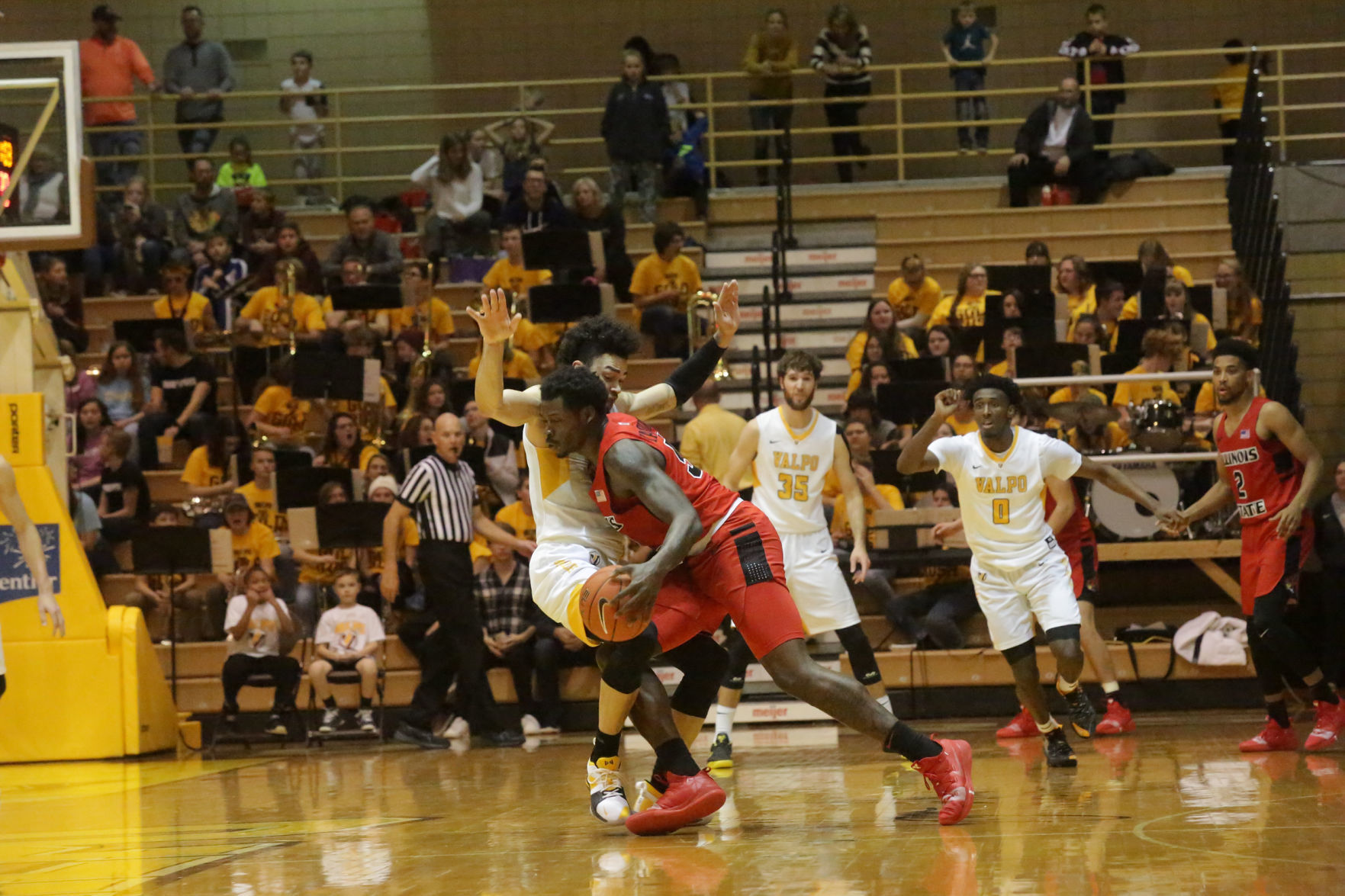 Valparaiso University beats Illinois State in men's basketball